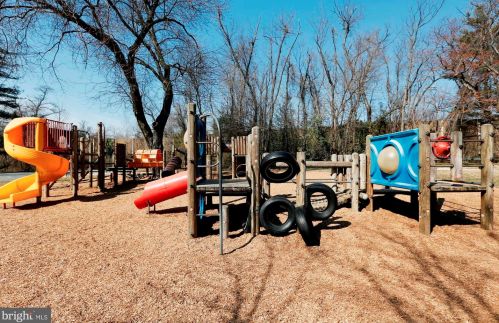 9609 Hastings Dr, Silver Spring MD 20901-3198 exterior