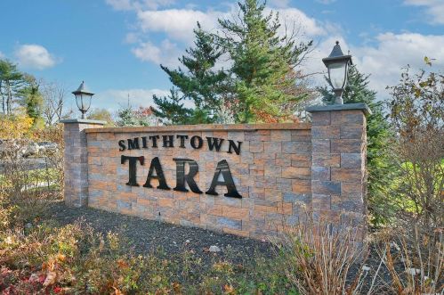 124 Scarlett Dr, Commack NY 11725-4652 exterior