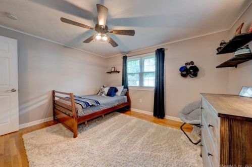 30 Cora St, Enfield CT 06082-5120 exterior