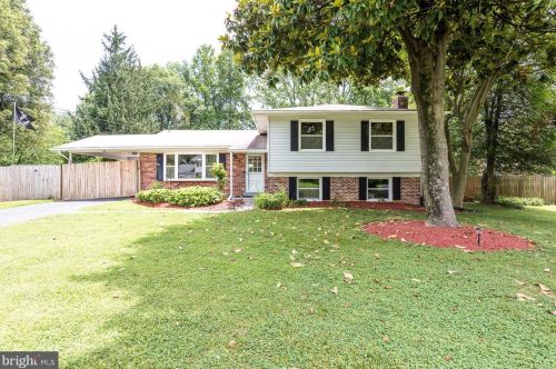 17805 Cliffbourne Ln, Rockville, MD 20855-1106