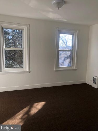 98 6 St, Darby PA 19023-2307 exterior