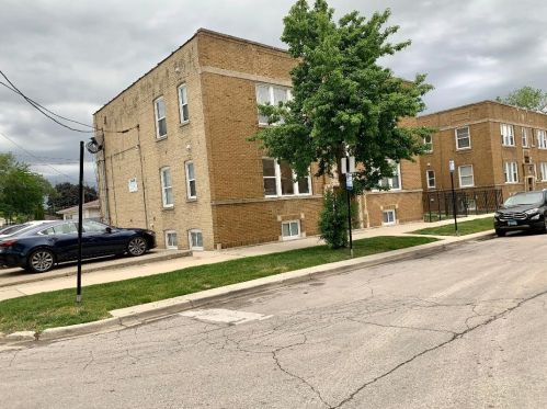 4554 Barry Ave, Chicago, IL 60641-5256