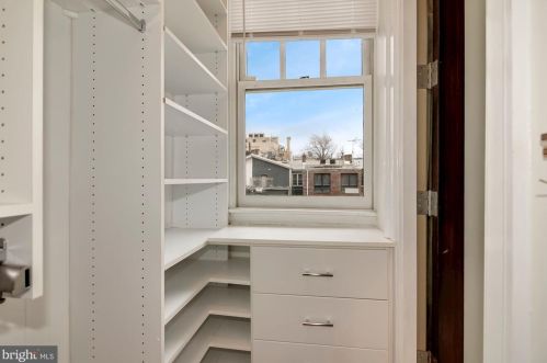 1406 Swann St, Washington DC  20009-3904 exterior