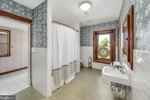 26 Penrose St, Quakertown PA 18951-1328 exterior