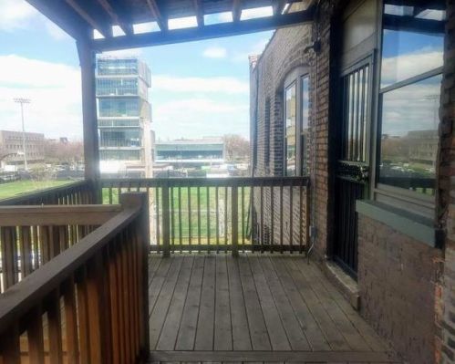 6104 Kimbark Ave, Chicago IL 60637-2813 exterior