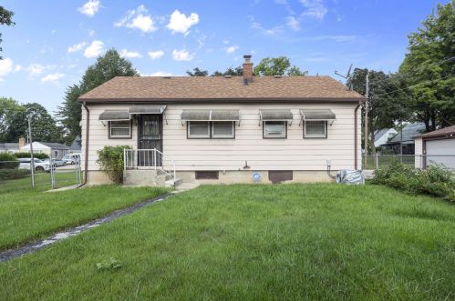 5356 49, Milwaukee WI 53208-1105 exterior