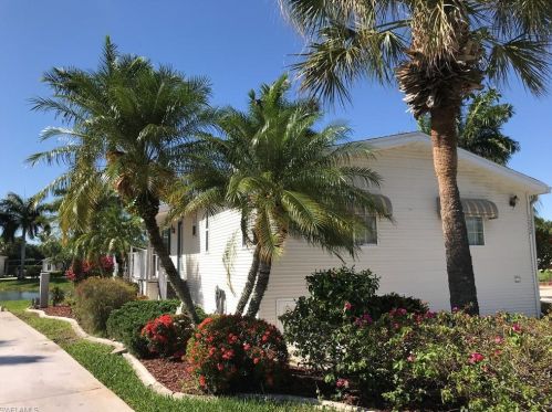 1222 Silver Lakes Blvd, Naples FL 34114-9234 exterior