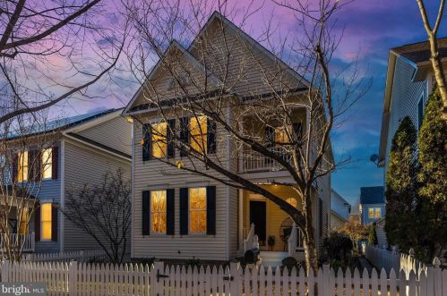 213 Creek Valley Ln, Rockville MD  20850-5603 exterior