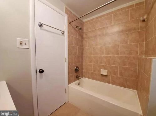 324 18 St, Philadelphia PA 19140-1014 exterior