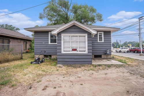 831 Hackley Ave, Meskegon MI 49444-1268 exterior