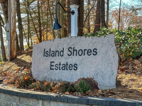 10 Whittaker Cir, Concord NH 03303-1589 exterior