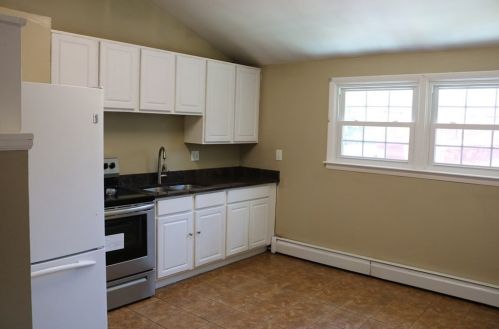 99 Sunridge Dr, Springfield, MA 01118-2440