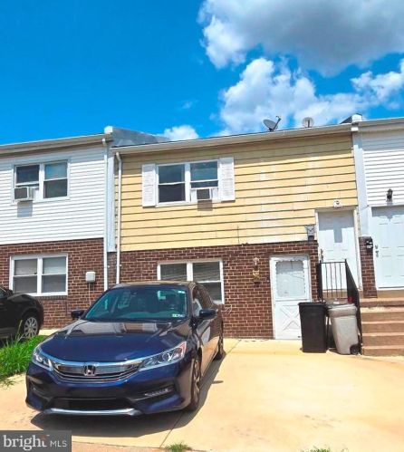 587 Allengrove St, Philadelphia, PA 19120-2104