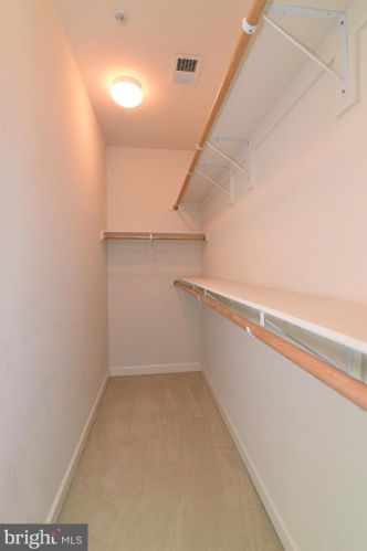 713 Carpenter Rd, Alexandria VA  22314-6227 exterior