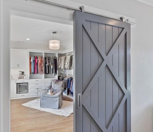 2517 Ellijay Dr, Atlanta GA  30319-3472 exterior