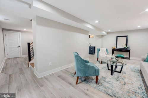 1505 Crestwood Dr, Alexandria VA  22302-2303 exterior