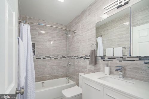 5822 Catharine St, Philadelphia PA  19143-2418 exterior