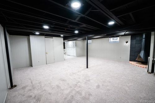 8451 Nightingale St, Dearborn Heights MI  48127-1203 exterior