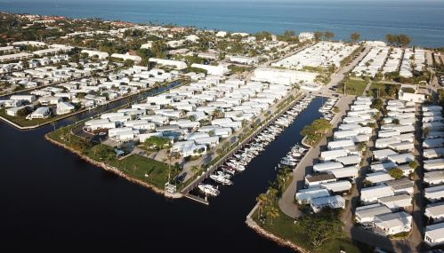 2 Ruthmary Ave, Boynton Beach FL 33435-7376 exterior