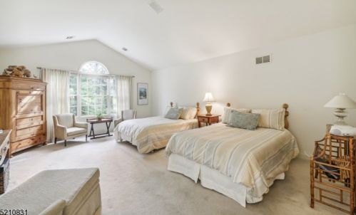 20 Chadwell Pl, Morristown NJ 07960-6946 exterior