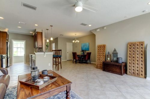 11554 Fountainhead Dr, Tampa FL  33626-3321 exterior