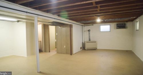 22 Lincoln Dr, Hanover PA 17331-4906 exterior