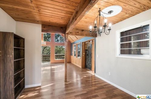 1751 Winding Crk Trl, Spring Branch TX 78070-5327 exterior