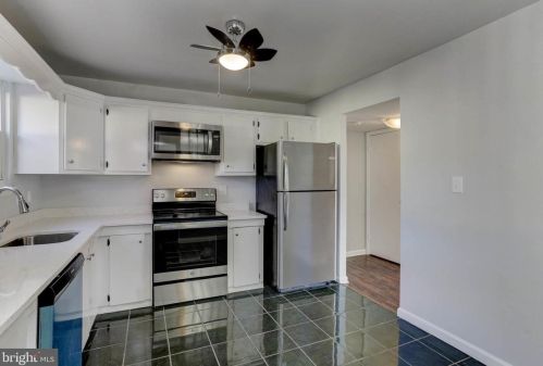 454 Mainview Ct, Glen Burnie MD 21061-6120 exterior