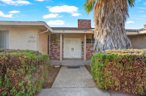 2507 Golf Rd, Turlock CA 95380-9748 exterior
