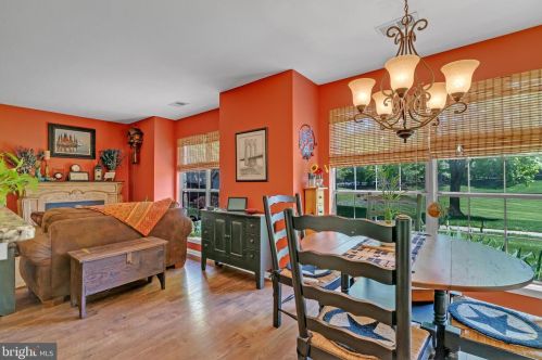 901 Foxmeadow Dr, Limerick, PA 19468-1552