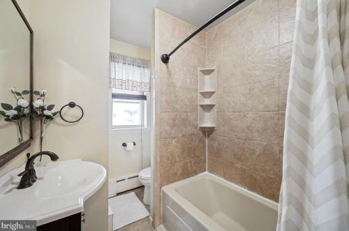 106 Oak Ln, Manor PA 19036-1414 exterior