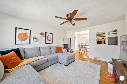 283 Longleaf Dr, Moon Twp PA  15108-3135 exterior