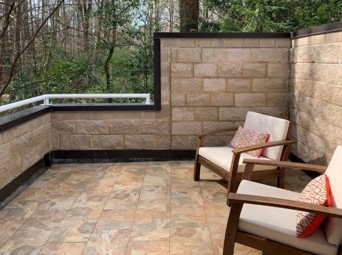 1141 Biltmore Dr, Atlanta GA 30329-3809 exterior