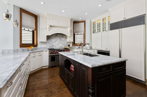 1119 Drummond Pl, Chicago IL 60614-1354 exterior