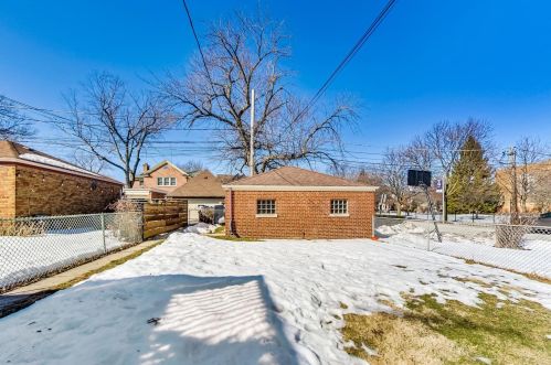 9300 Hamilton Ave, Chicago IL 60643-6311 exterior