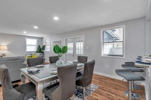 718 Riv Dr, Tampa FL 33617-7857 exterior