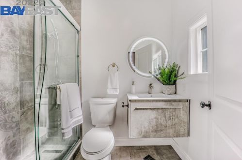 1428 67th St, Berkeley CA  94702-2705 exterior