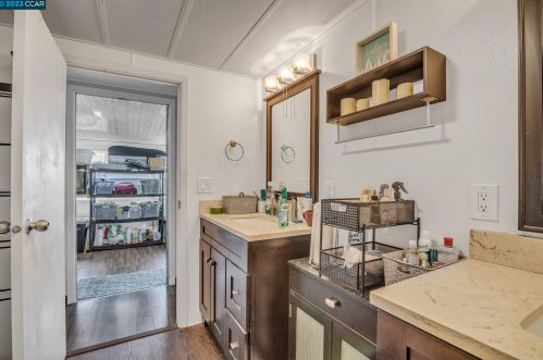 2 Terrace Dr, Concord CA 94518-2047 exterior