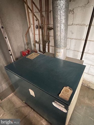 131 Marne Ave, Tavistock NJ 08033-1443 exterior