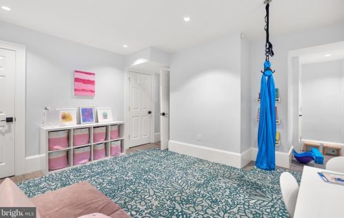 1316 T St, Washington DC 20009-4438 exterior