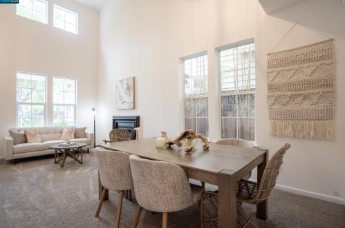 42 Oak Gate Pl, Concord CA 94523-7319 exterior