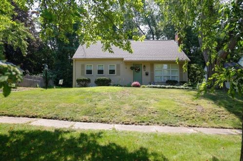 79 Fenimore Blvd, Springfield, MA 01108-3557