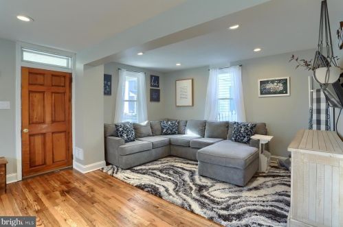 302 2nd St, Hummelstown PA  17036-1709 exterior