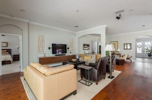 3017 Ballast Point Blvd, Tampa FL 33611-3902 exterior