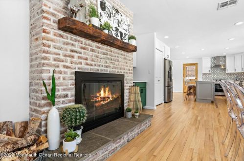 284 Pelican Rd, Middletown NJ 07748-3040 exterior