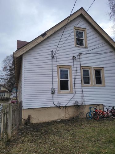 3749 27th St, Milwaukee WI 53221-1304 exterior
