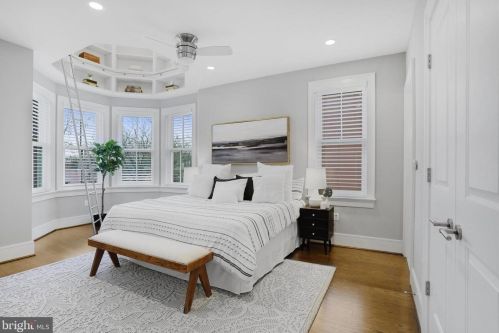 420 3rd St, Washington DC  20003-1930 exterior