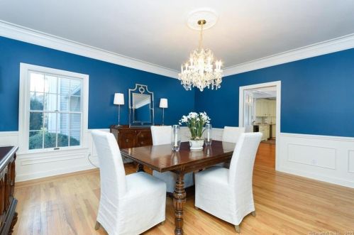 152 Cannon Rd, Wilton CT 06897-2639 exterior