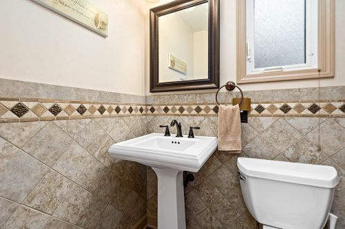 700 Edgewater Dr, Pittsburgh PA 15122-1119 exterior