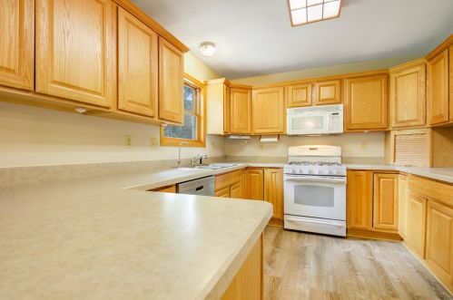 16 Baillon Ln, St Marys Point MN 55043-8714 exterior